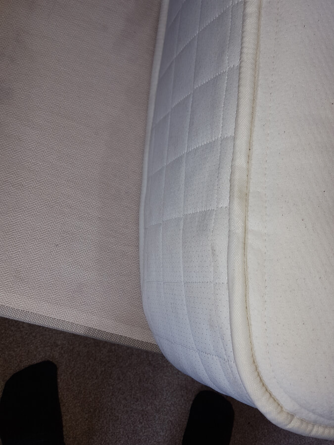 Removing stains from mattresses from Silent Mites